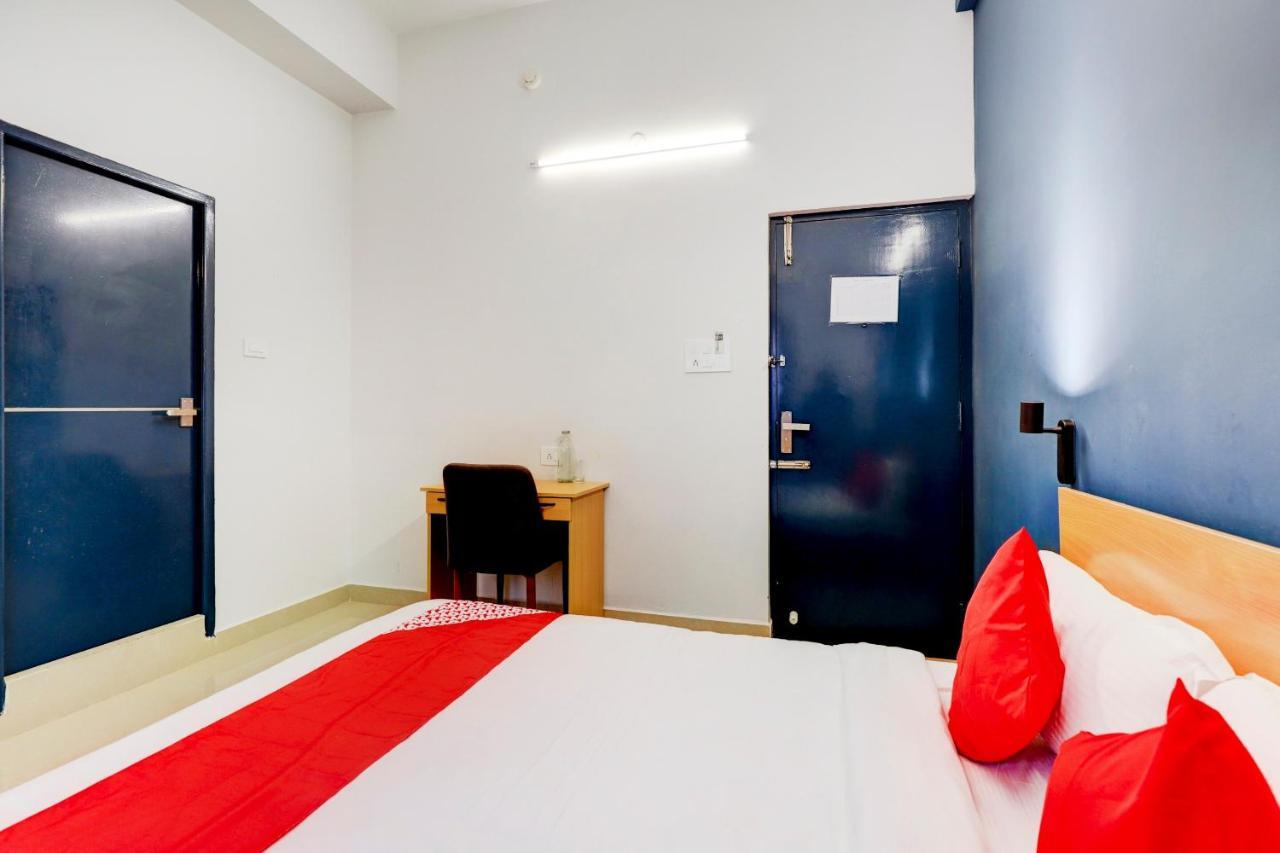 Hotel Super Oyo Silverkey Nanganallur Near Chennai International Airport Exterior foto