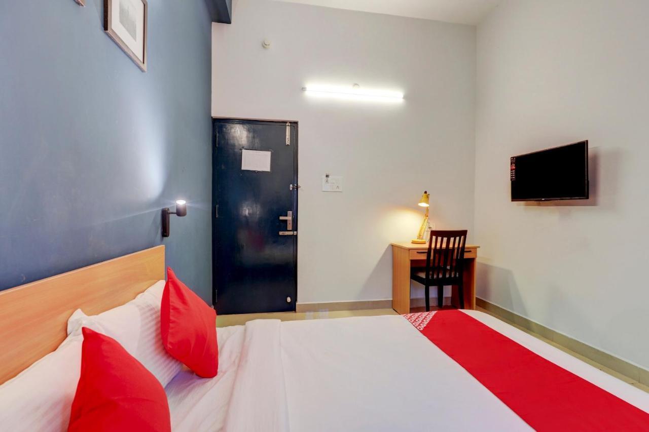 Hotel Super Oyo Silverkey Nanganallur Near Chennai International Airport Exterior foto